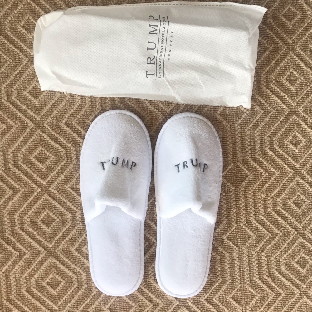 NIB Trump Slippers in Bag 🎁 - Picture 2 of 2